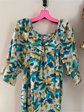 Hilo Hattie Teal, Gold & White Floral Cotton Hibiscus Maxi Dress w Ruffles Med